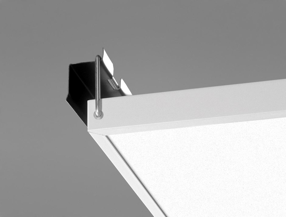 Remate de Access A con la pared mediante Perfil Universal Access 