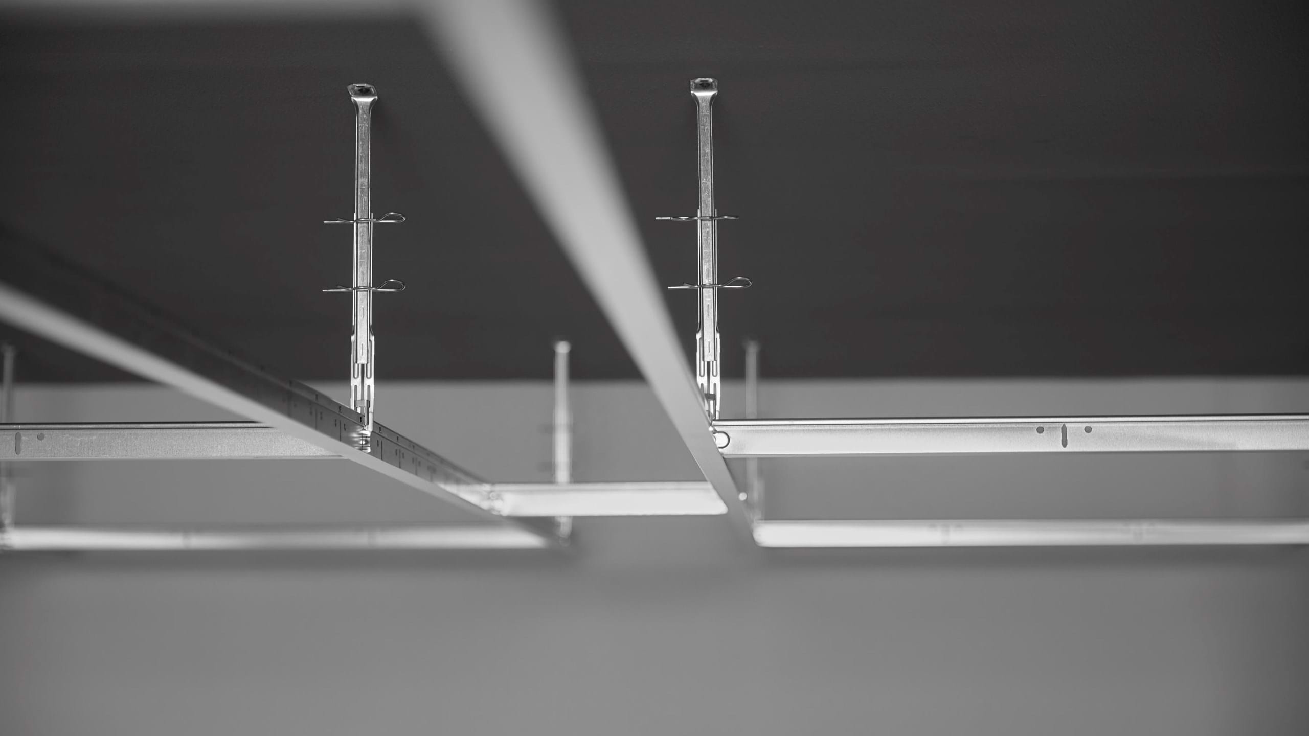 Närbild av installationen av Connect bärverkssystem