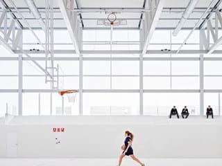 Impact restitant suspended acoustic ceiling in sportshall